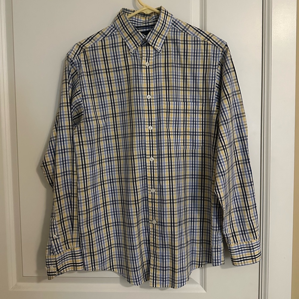 RoundTree & Yorke Men’s Dress Shirt